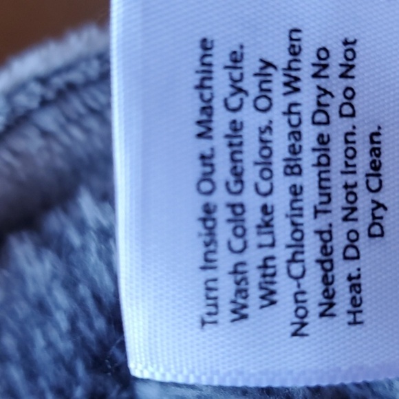 Joyspun NWT gray crop hoodie with Penguin size 0-2 XS - Picture 8 of 11